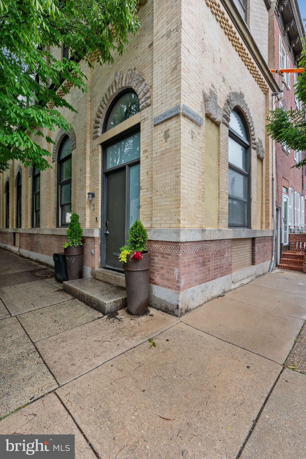 1747 CHRISTIAN STREET 1