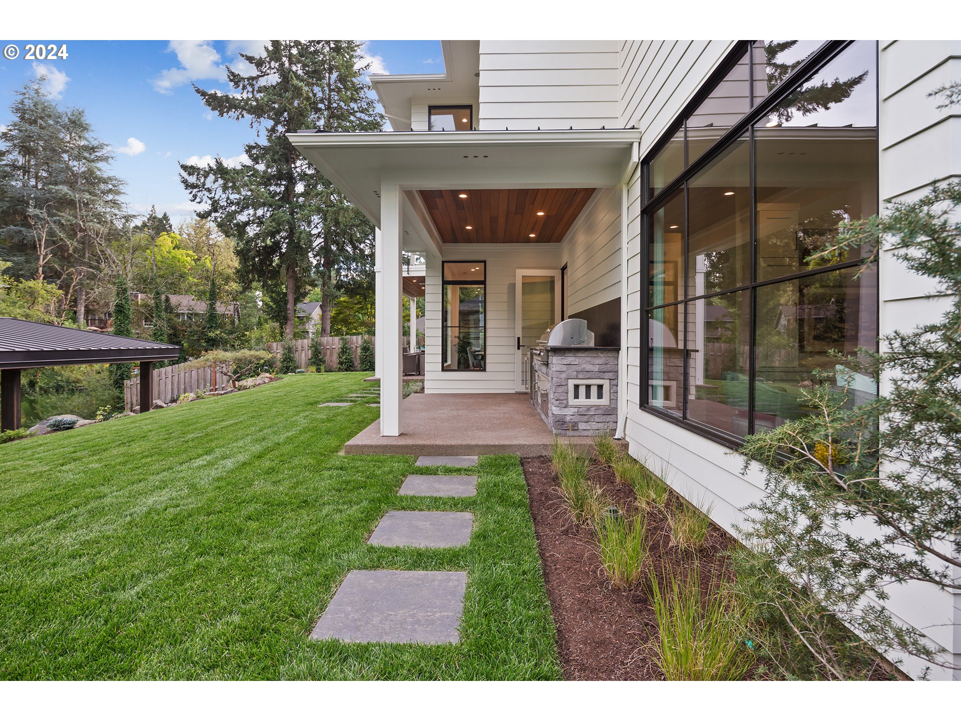 18015 CARDINAL DR