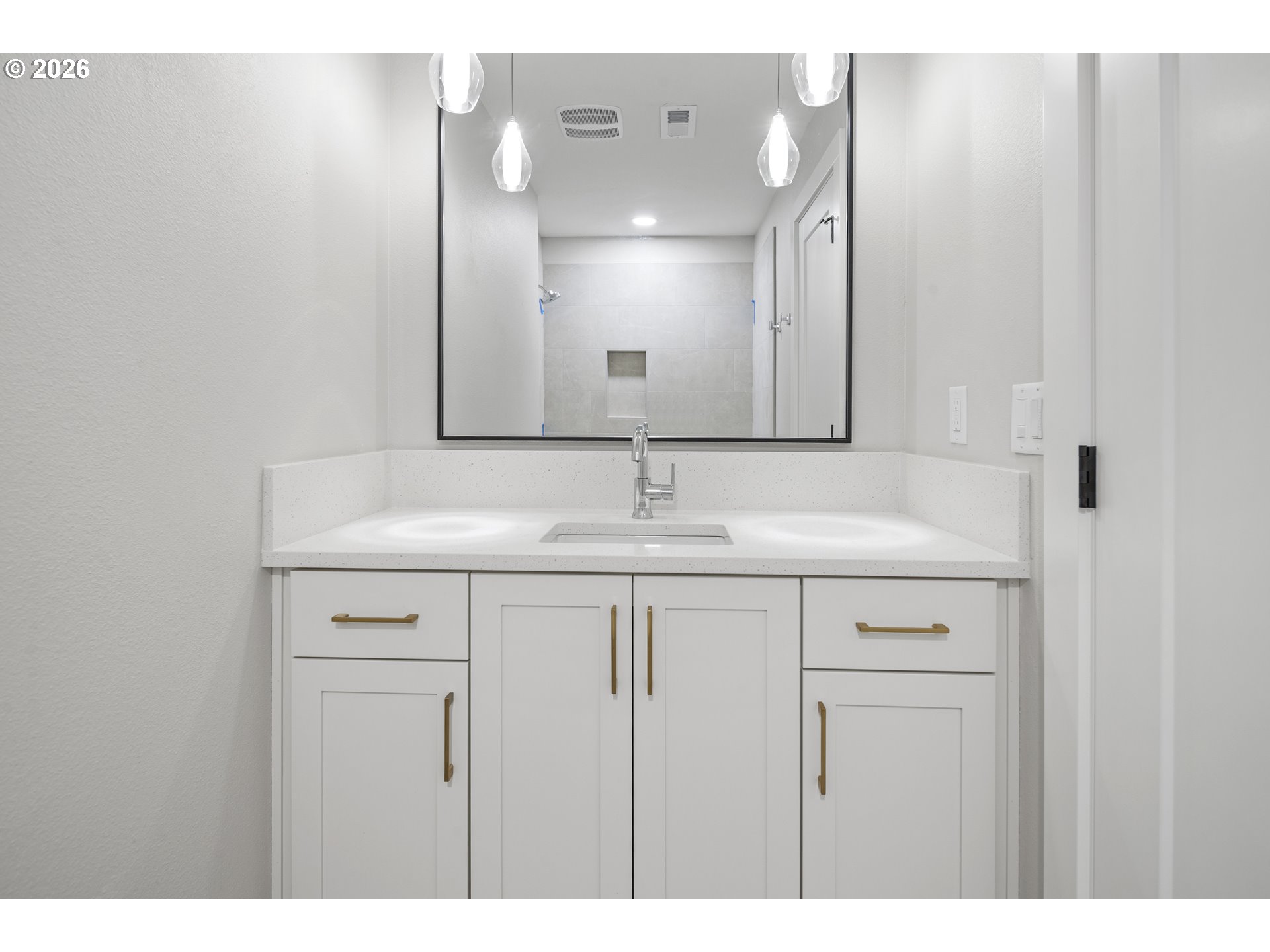 1410 WOODLAND TER