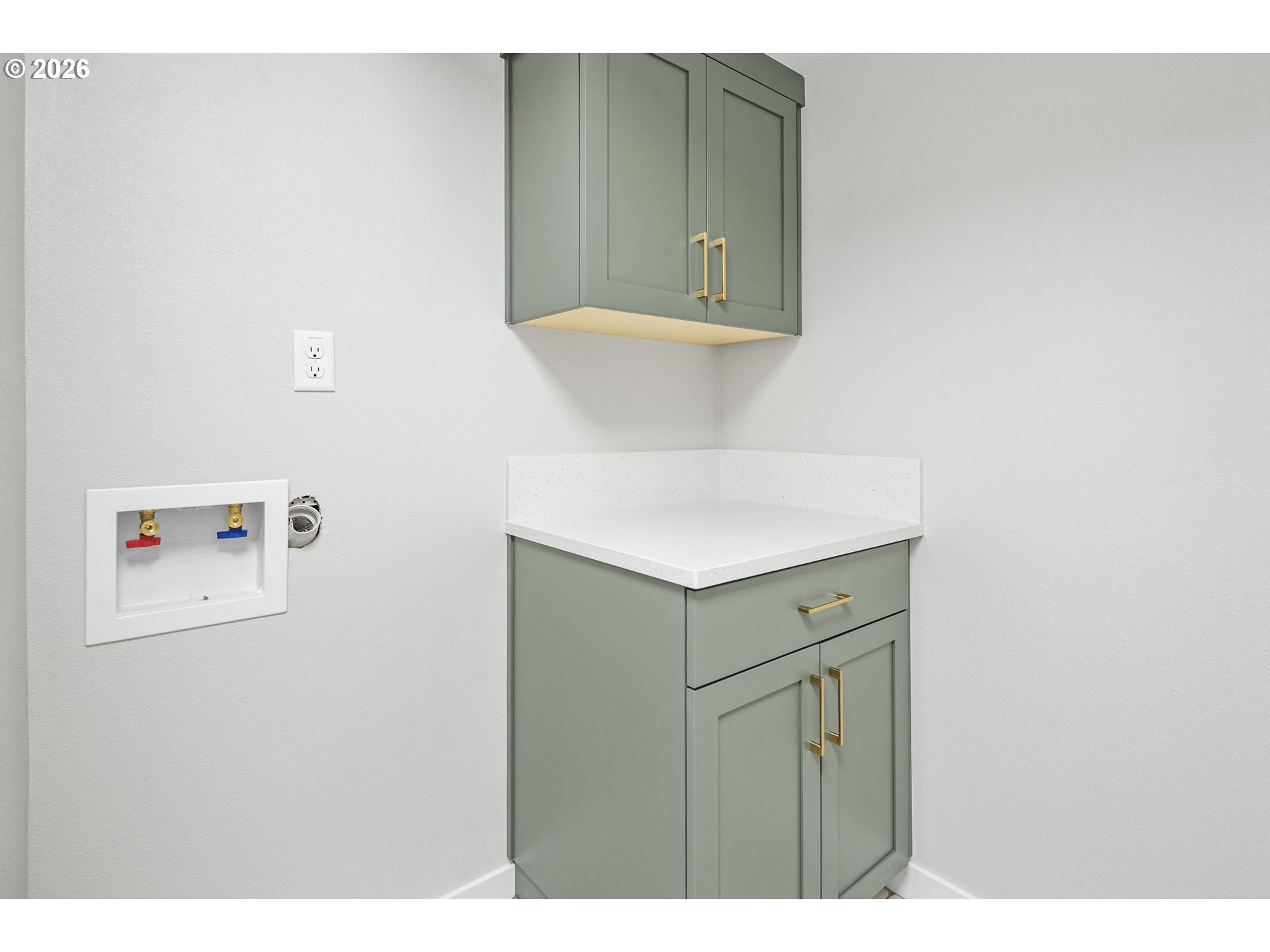 1410 WOODLAND TER
