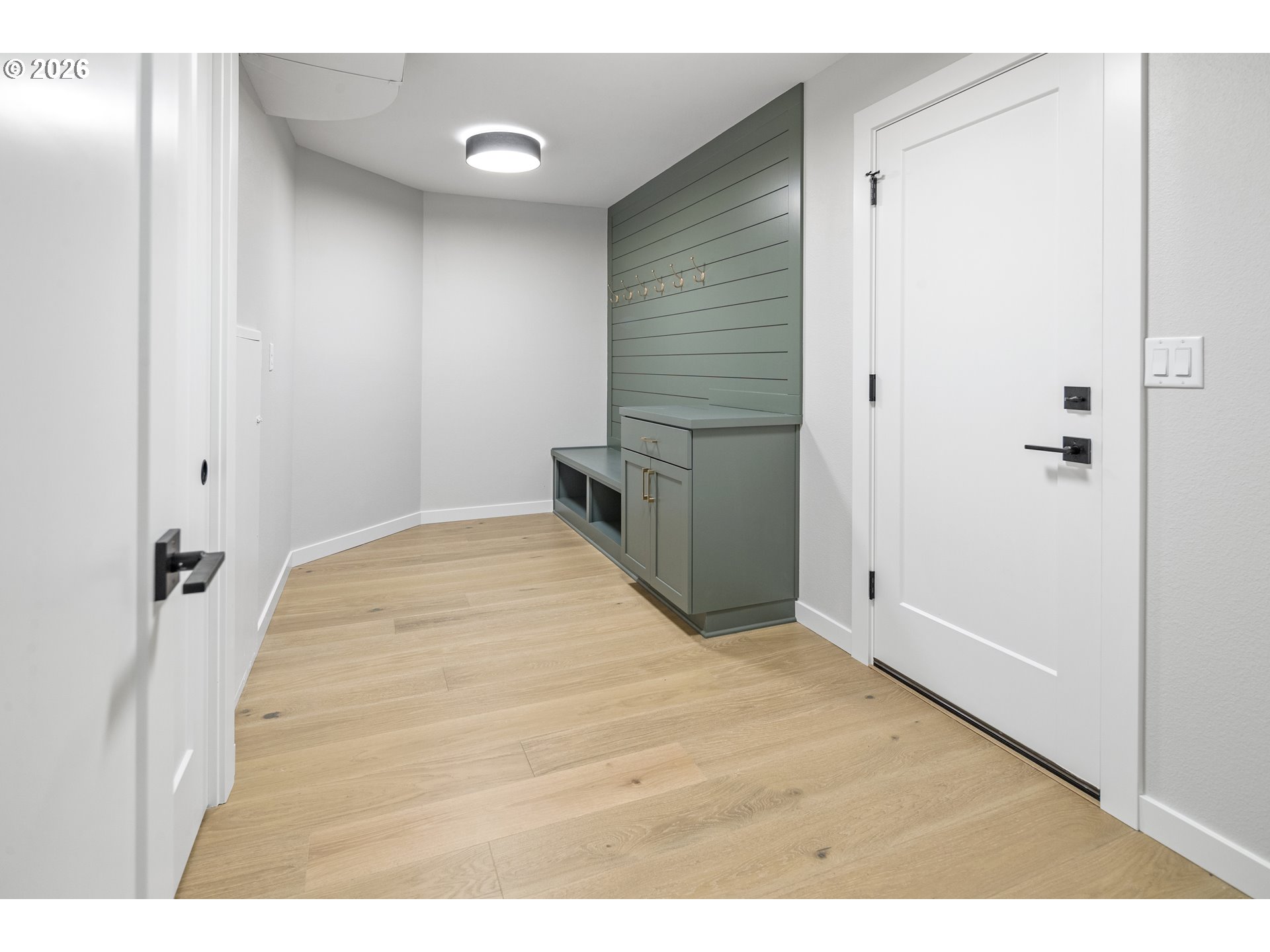1410 WOODLAND TER