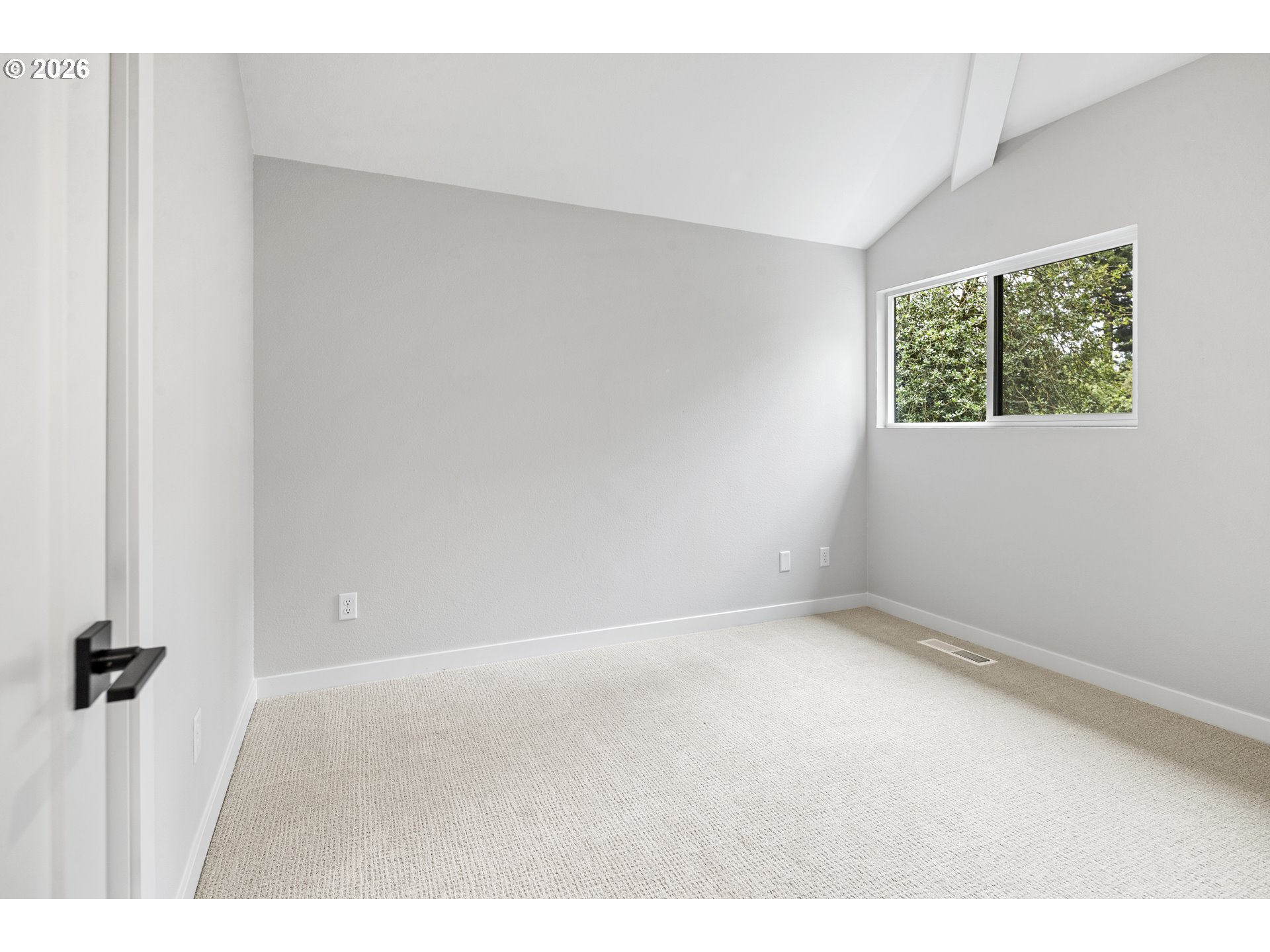 1410 WOODLAND TER