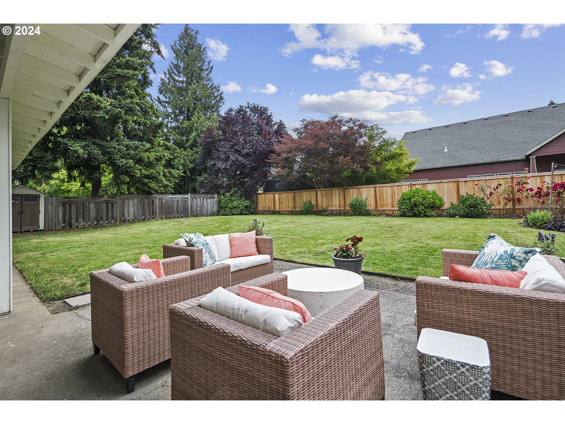 2204 MICHAEL DR