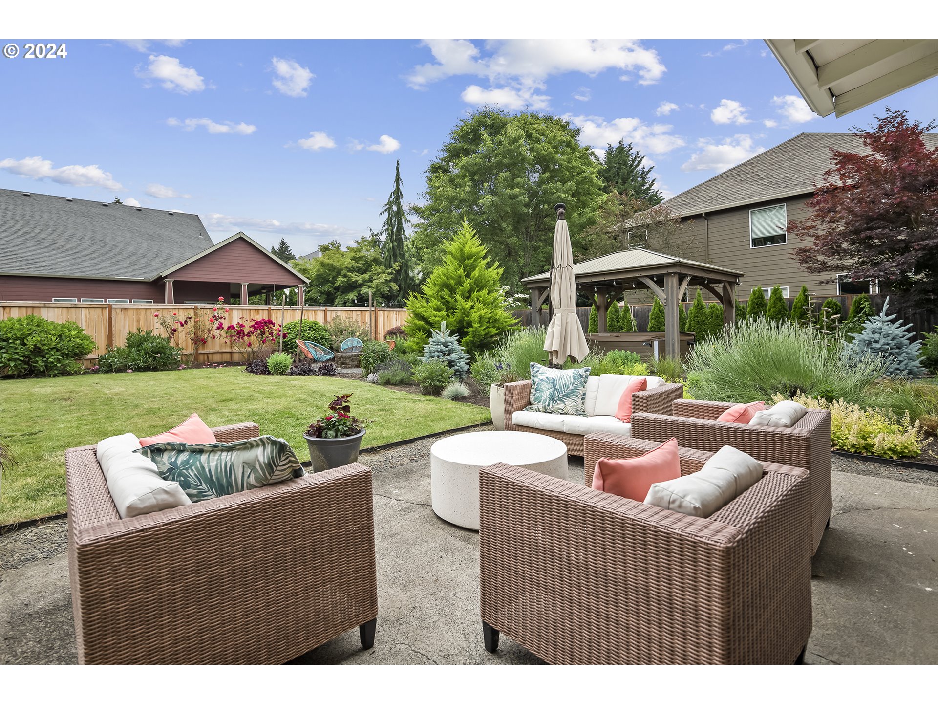 2204 MICHAEL DR