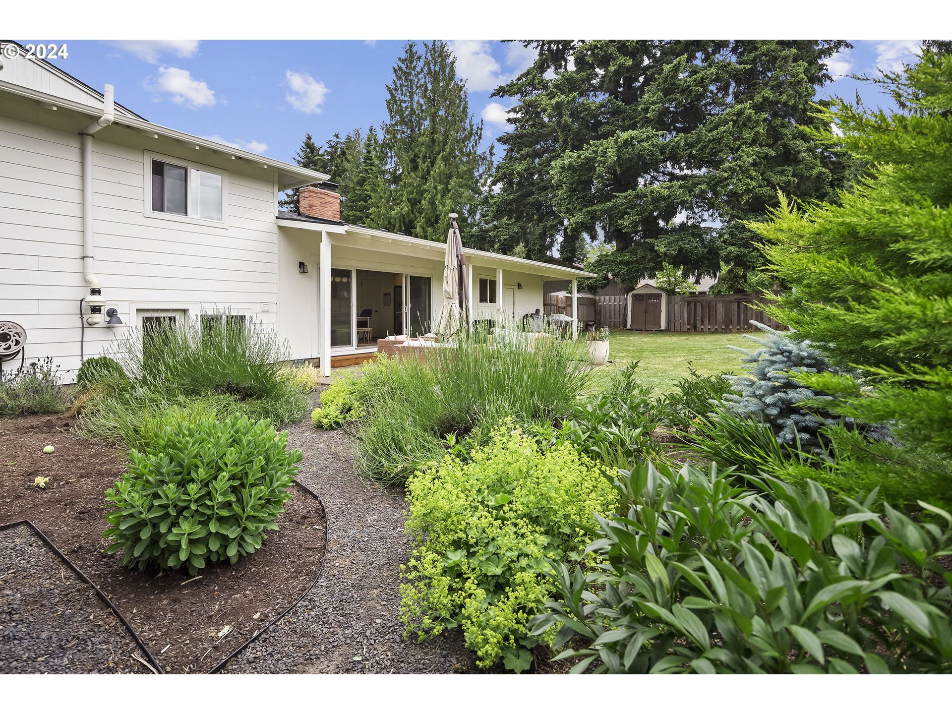 2204 MICHAEL DR