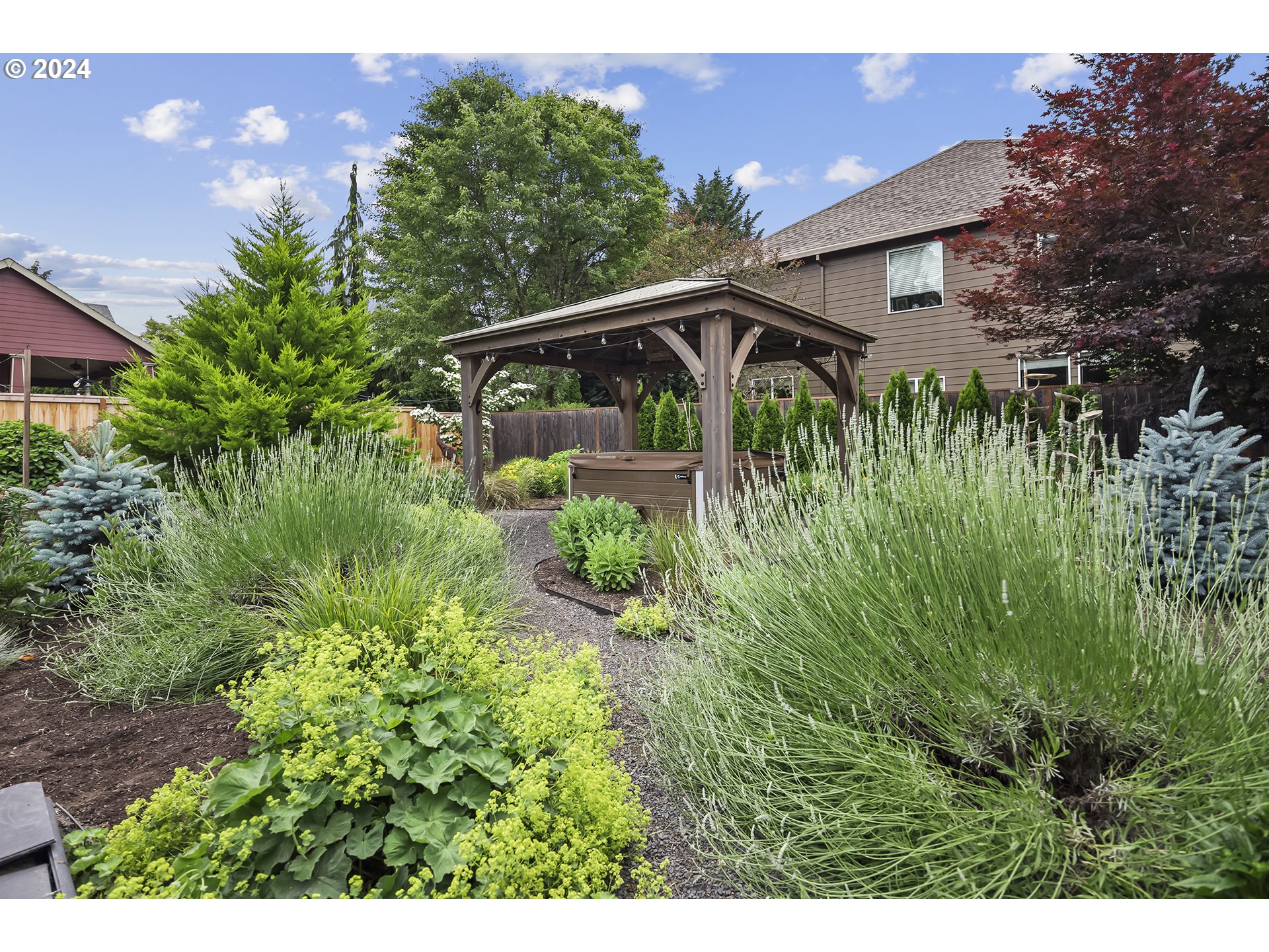 2204 MICHAEL DR