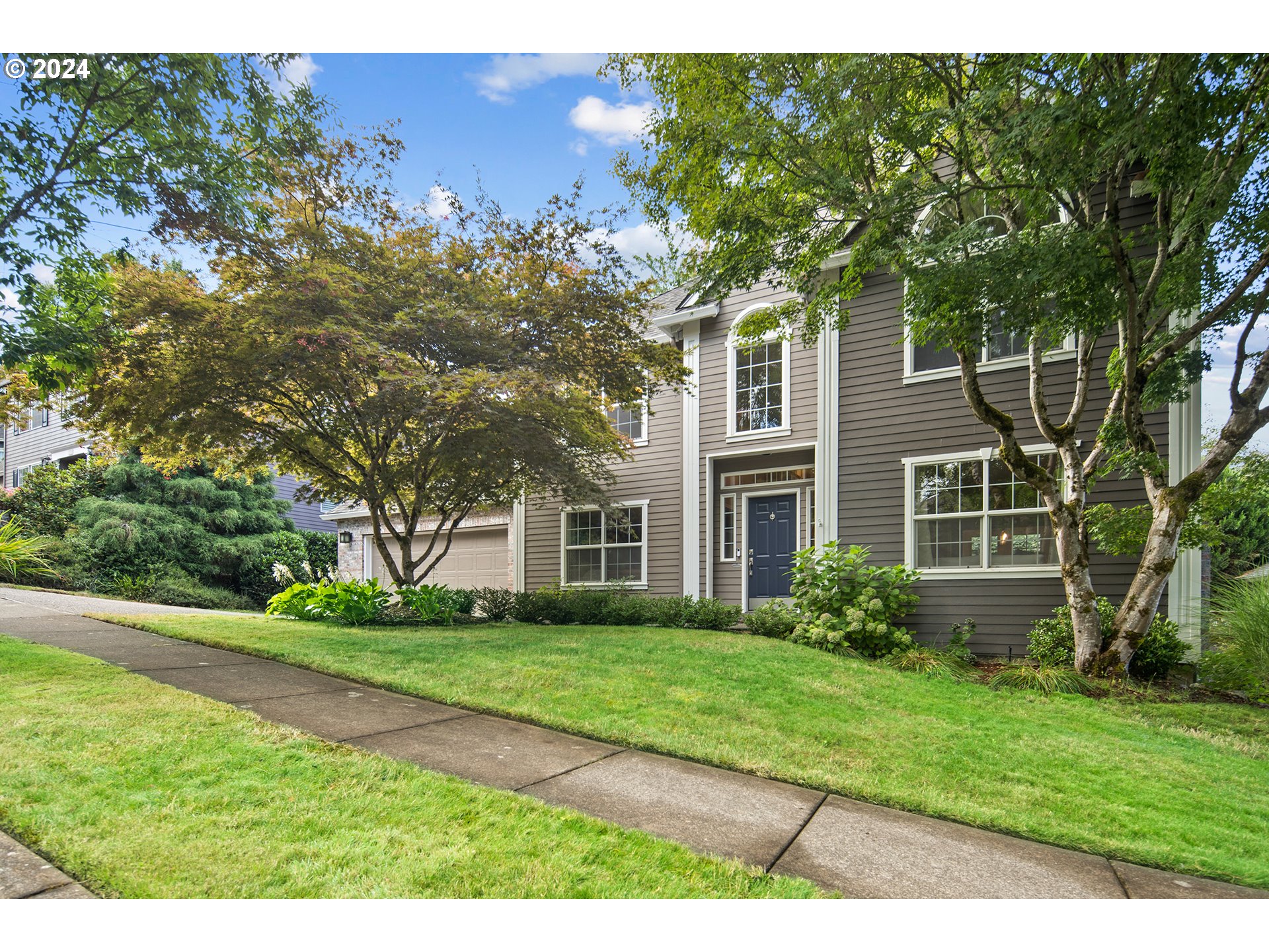 757 NICOLE DR