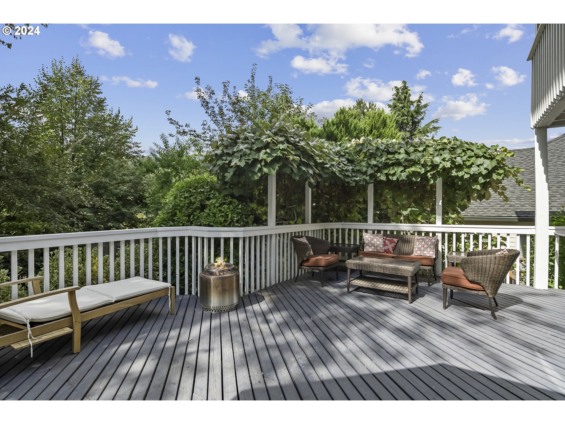 757 NICOLE DR