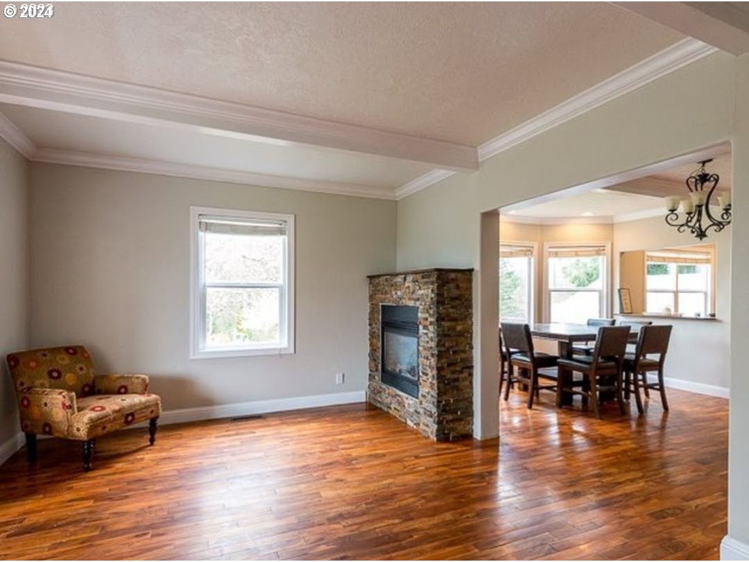 315 LINDGREN DR