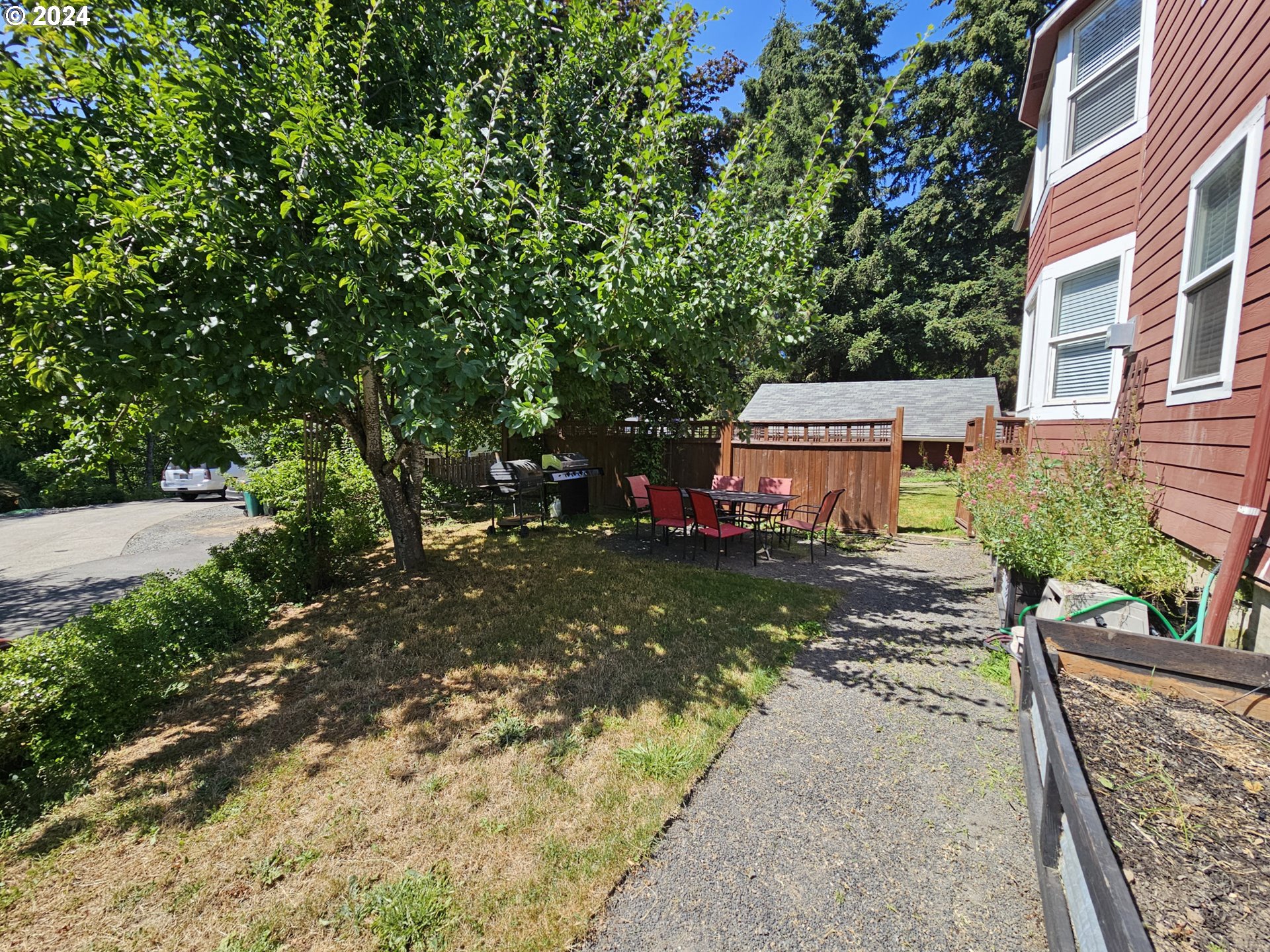 315 LINDGREN DR