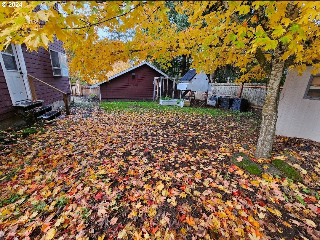315 LINDGREN DR