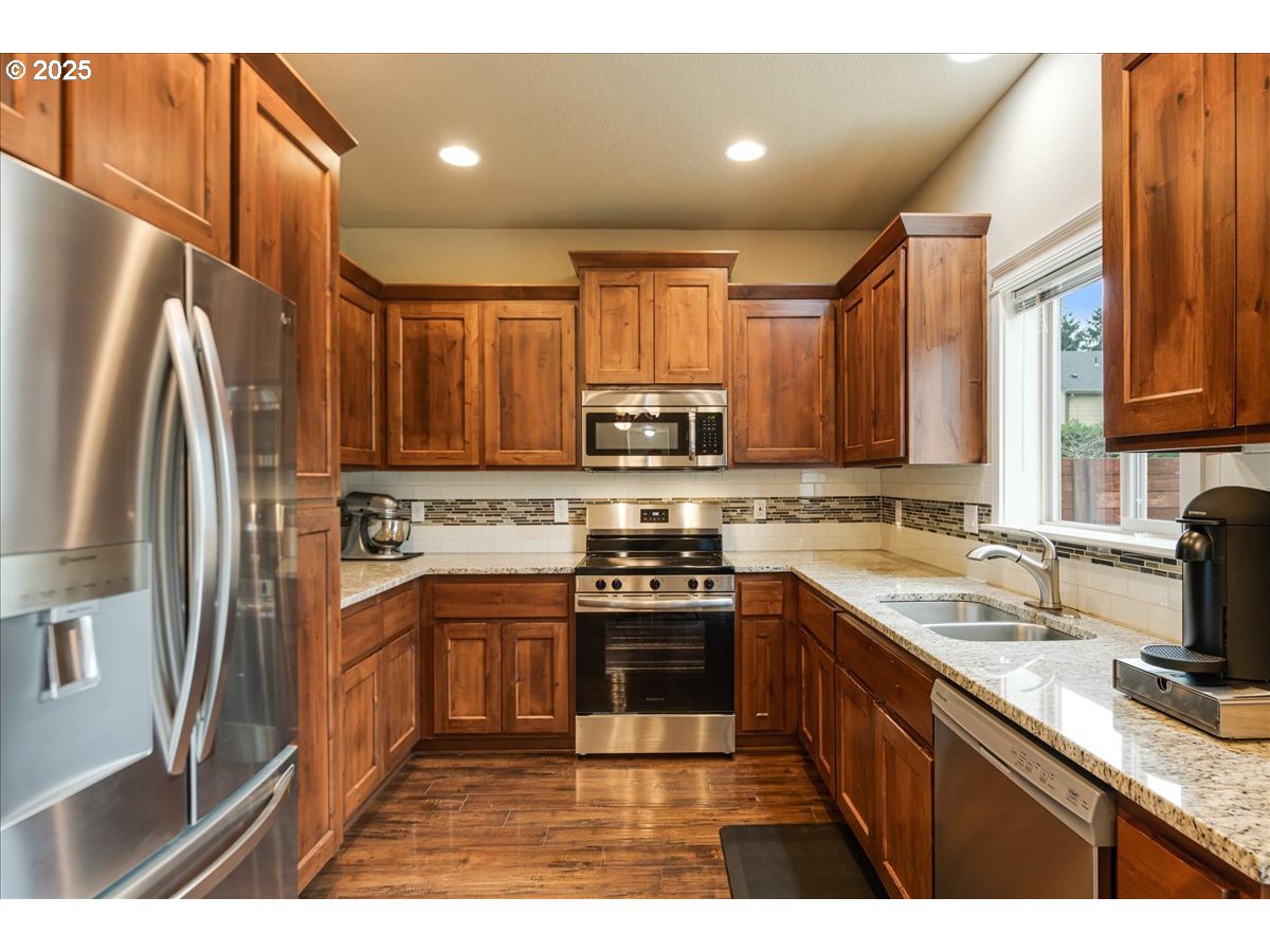 59527 CAMDEN ST, St. Helens