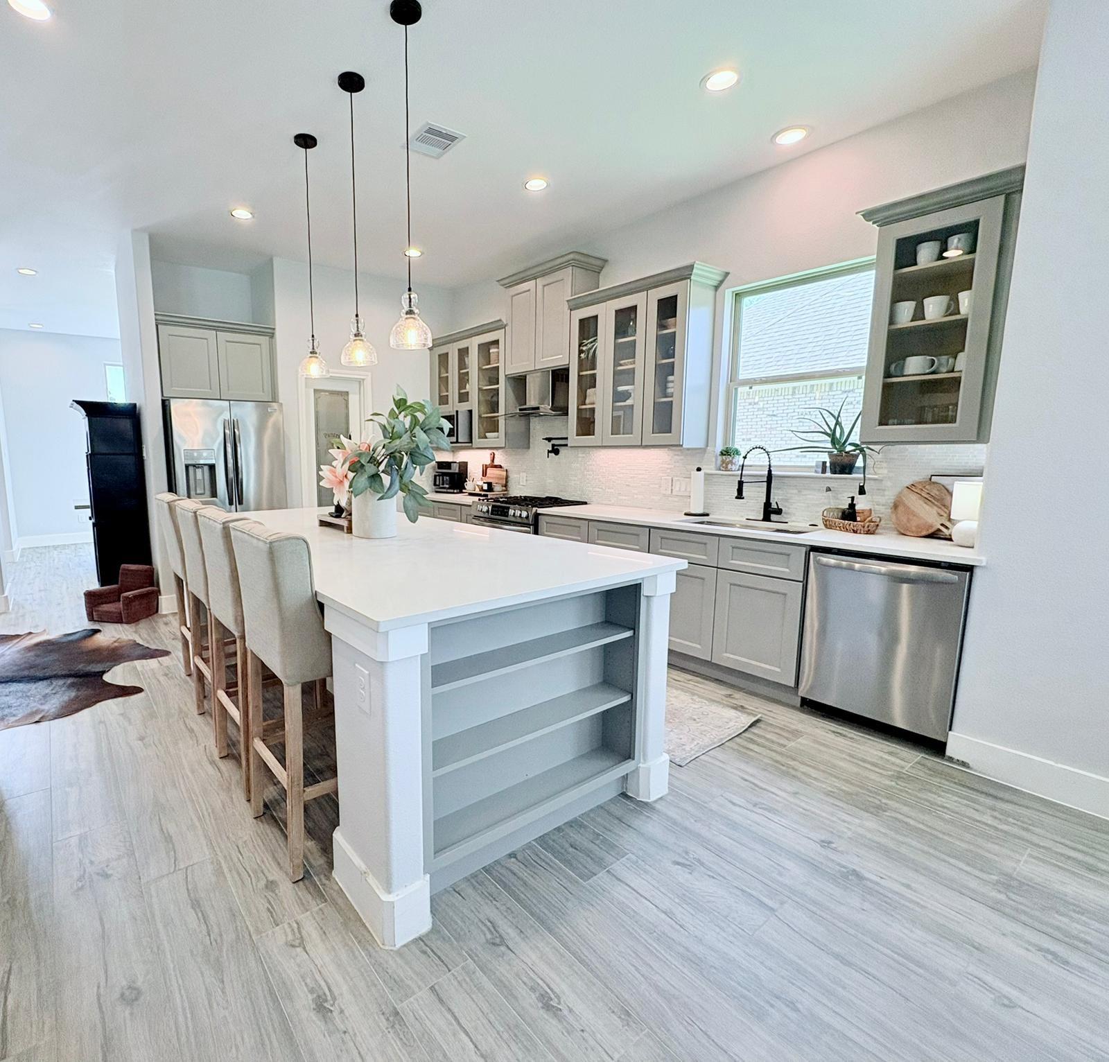 55 Ruskin Drive W