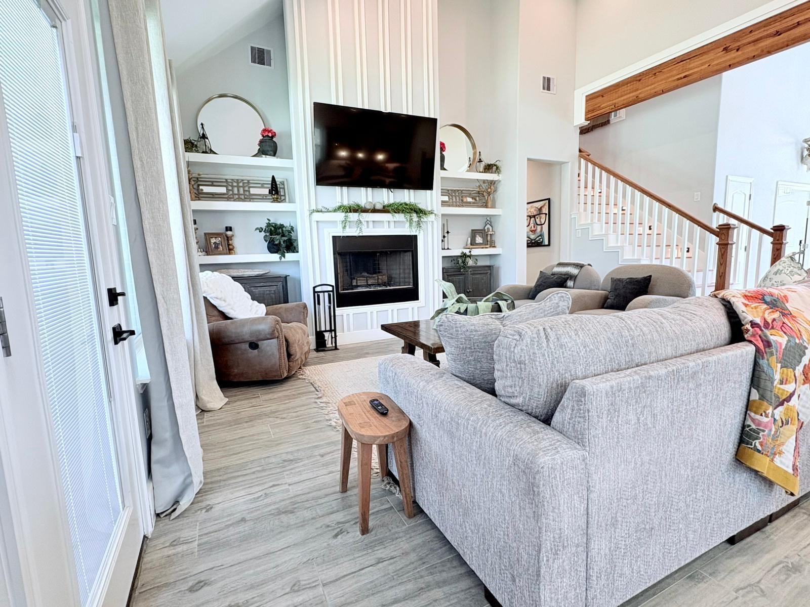 55 Ruskin Drive W