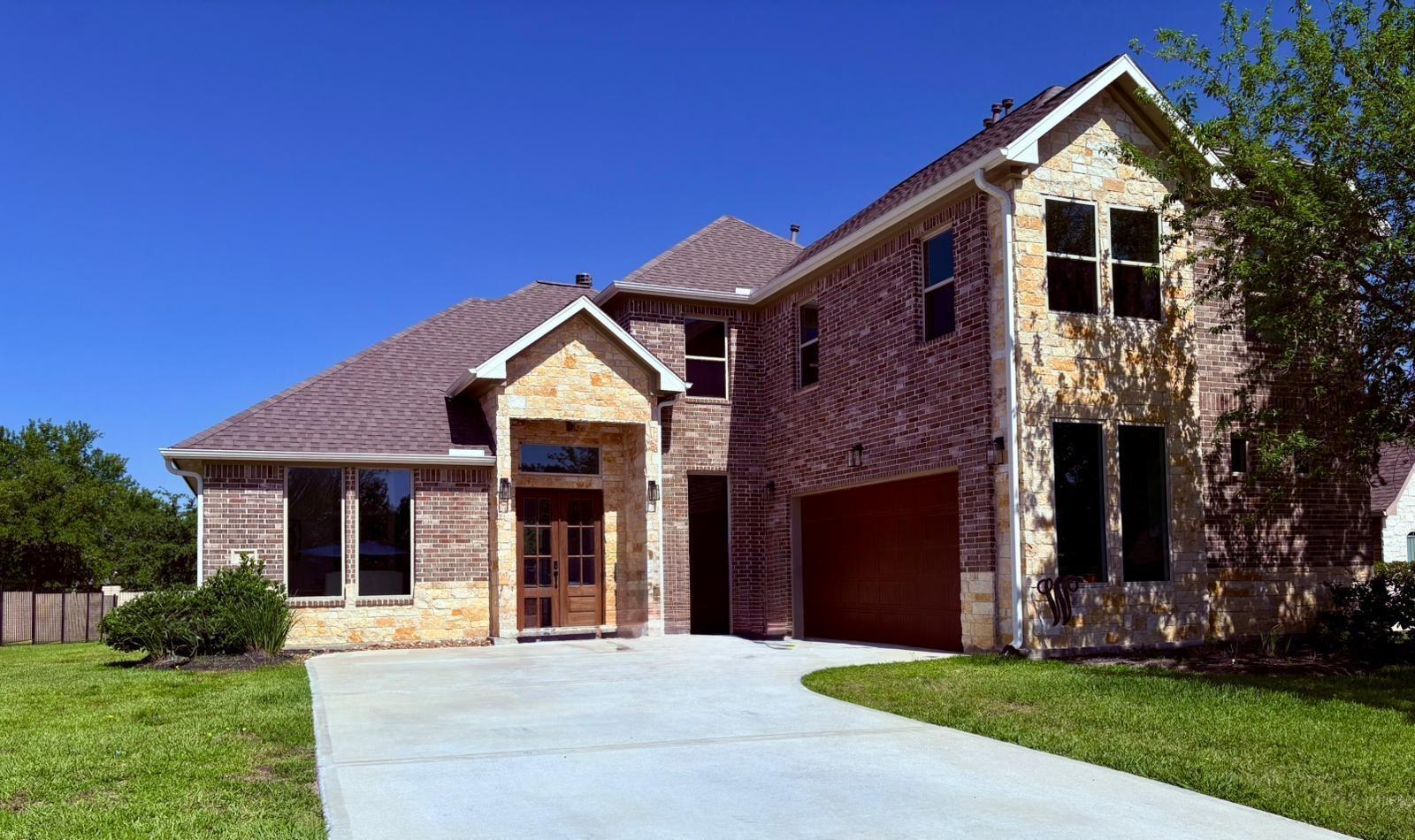 55 Ruskin Drive W