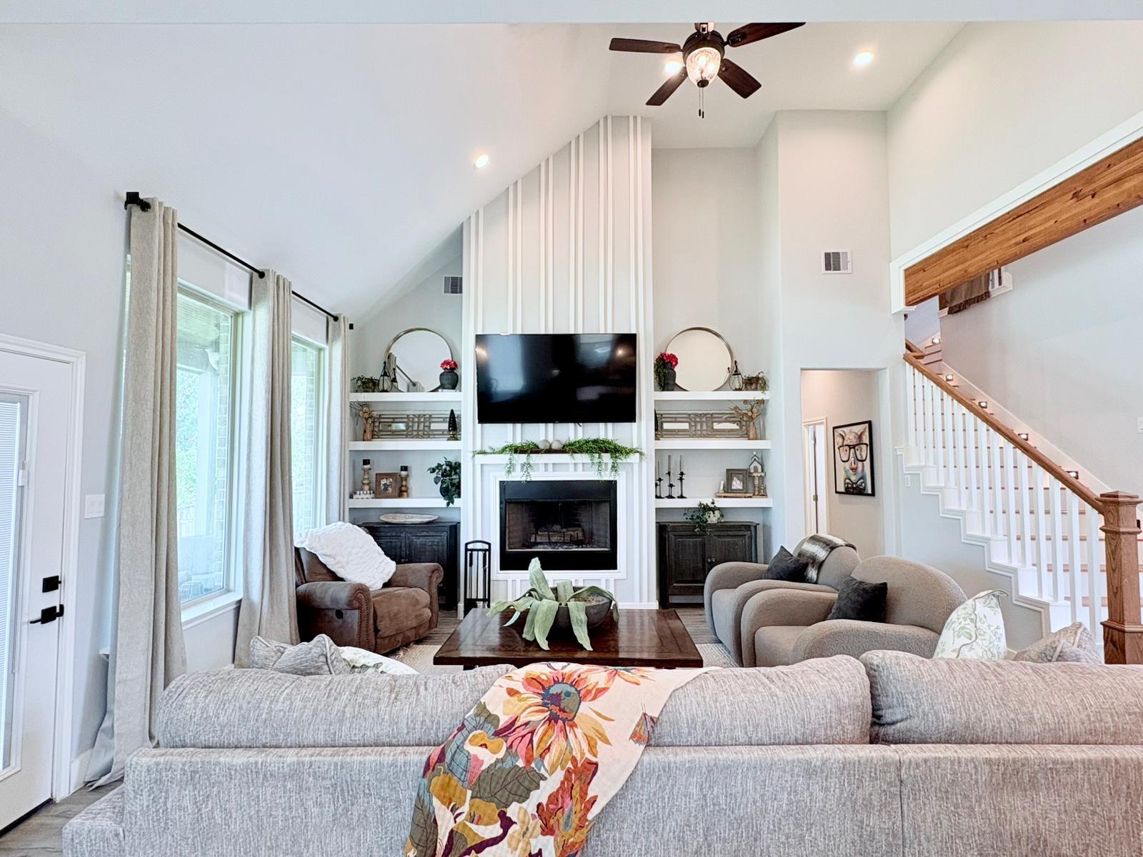 55 Ruskin Drive W