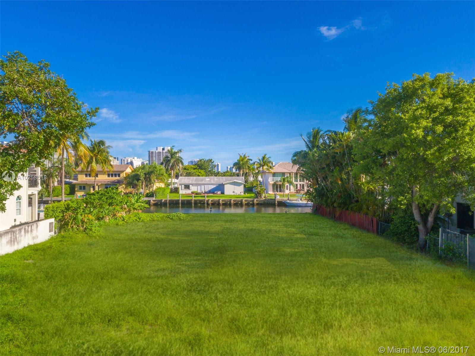 479 Tamarind Dr