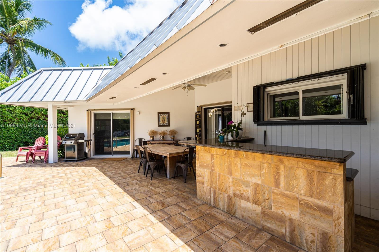 10 Island Dr