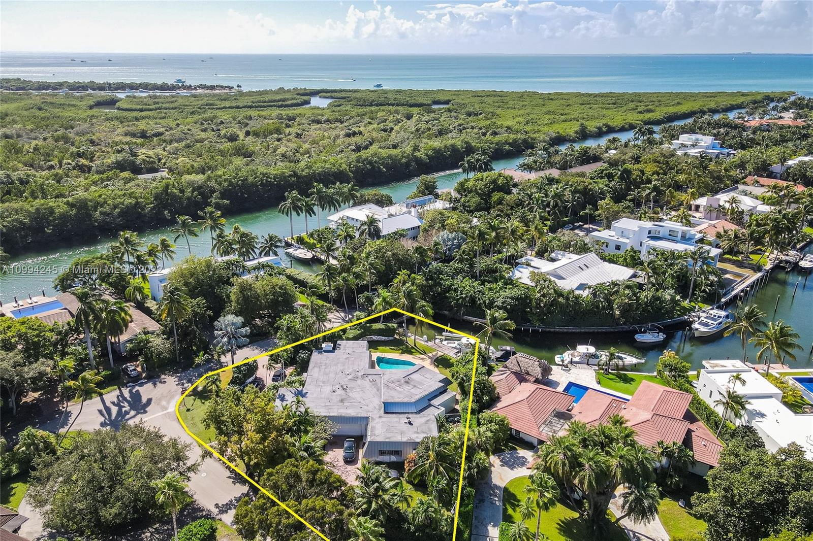 10 Island Dr