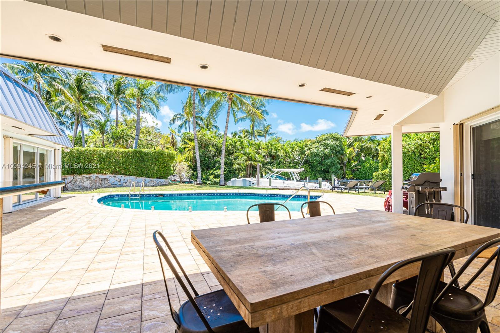 10 Island Dr