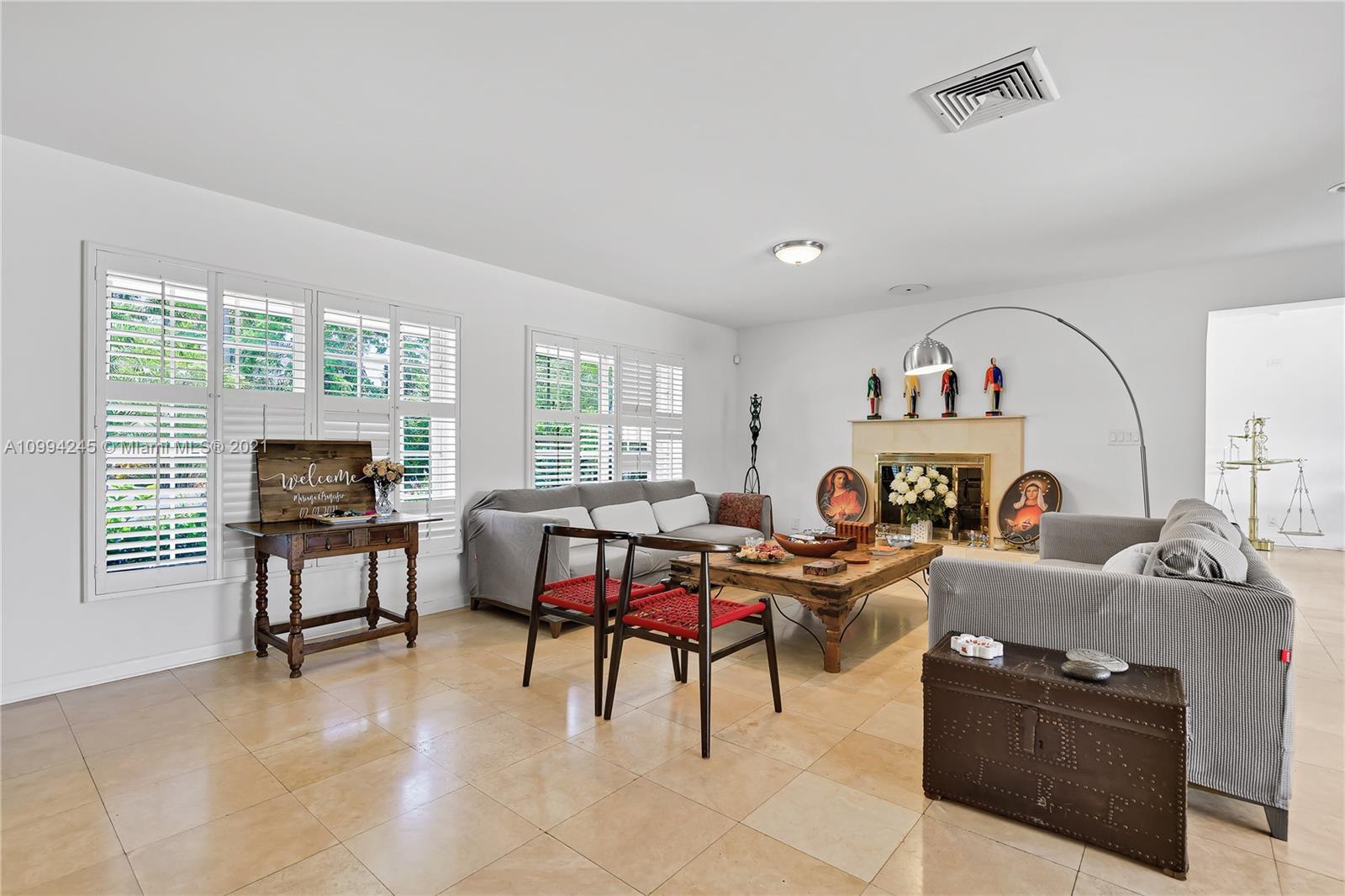 10 Island Dr