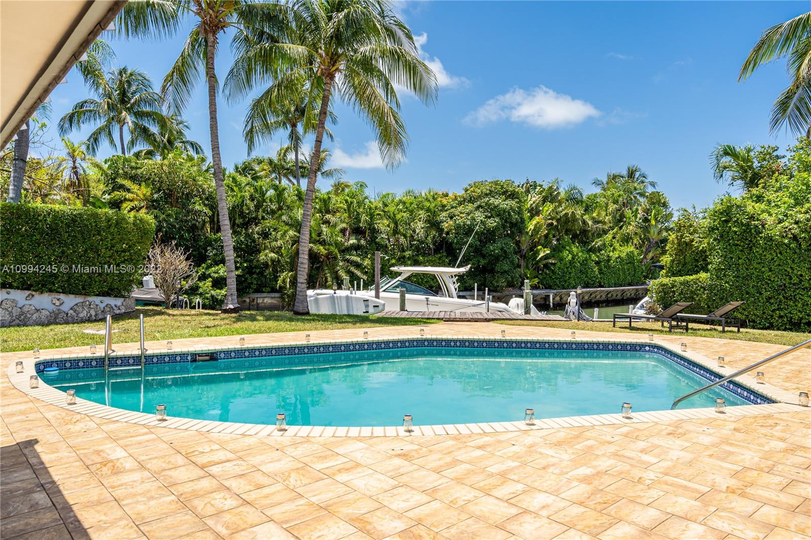 10 Island Dr