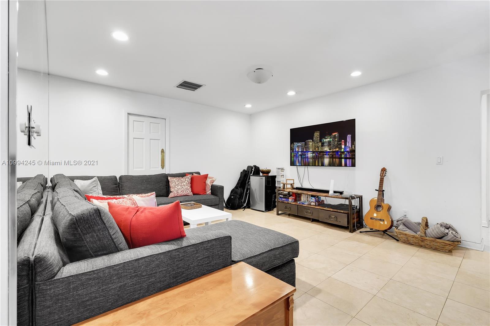 10 Island Dr