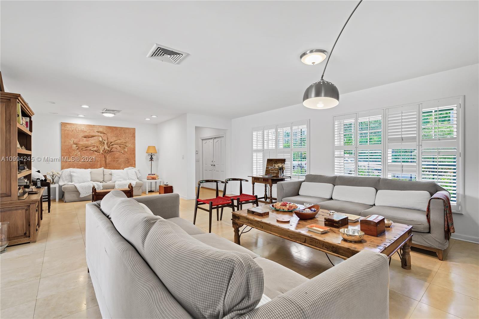 10 Island Dr