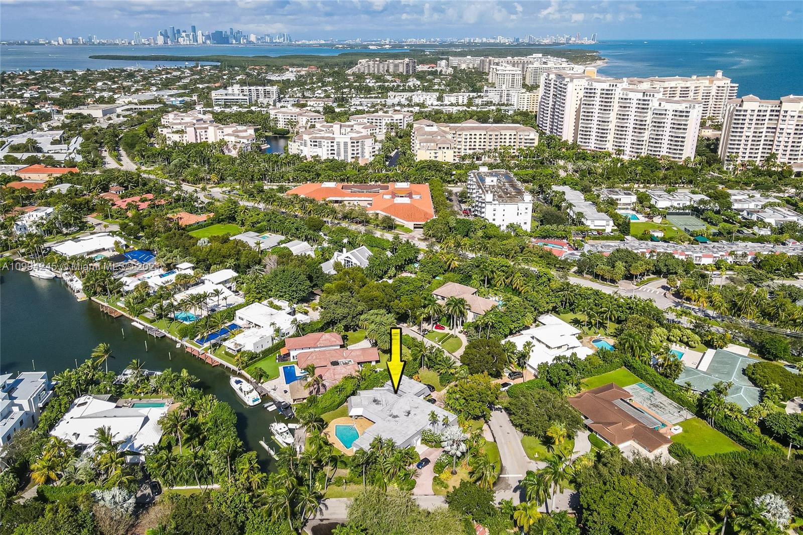 10 Island Dr