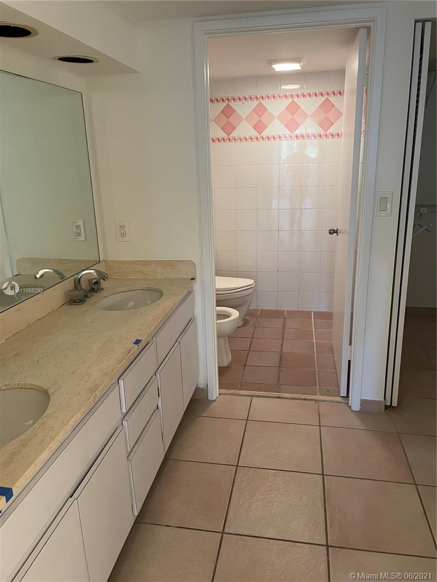 151 Crandon Blvd Unit: 241