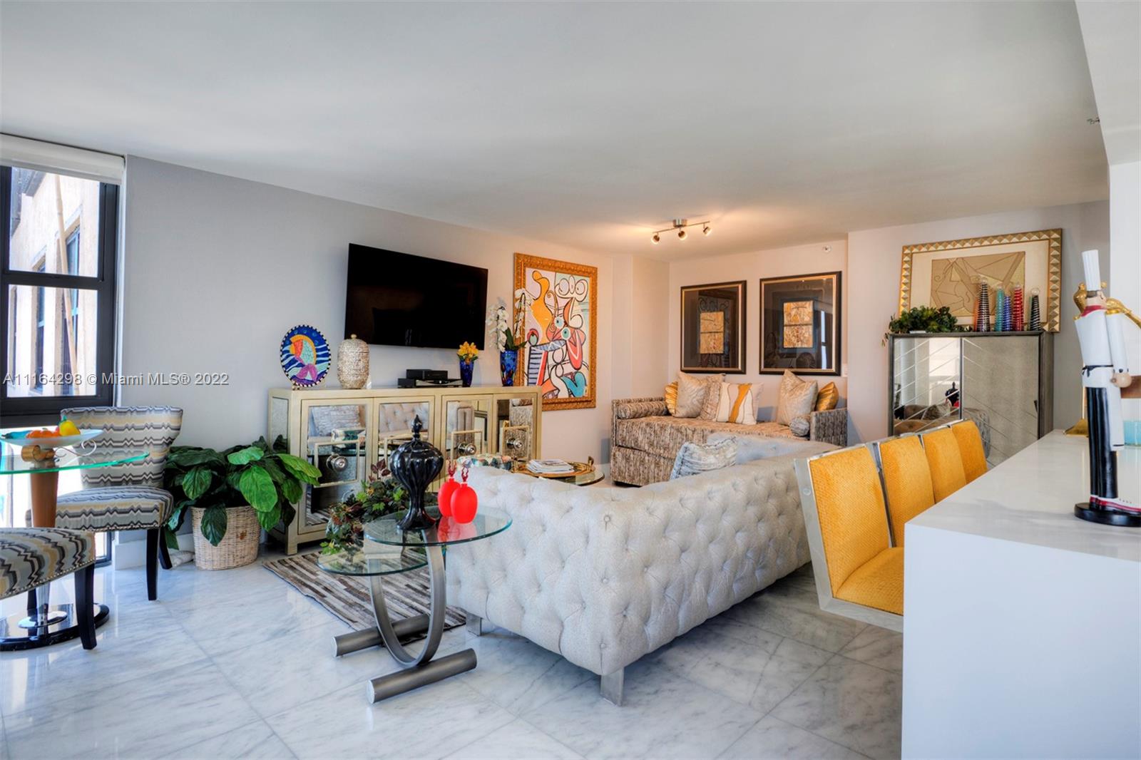2555 Collins Ave Unit: 1400
