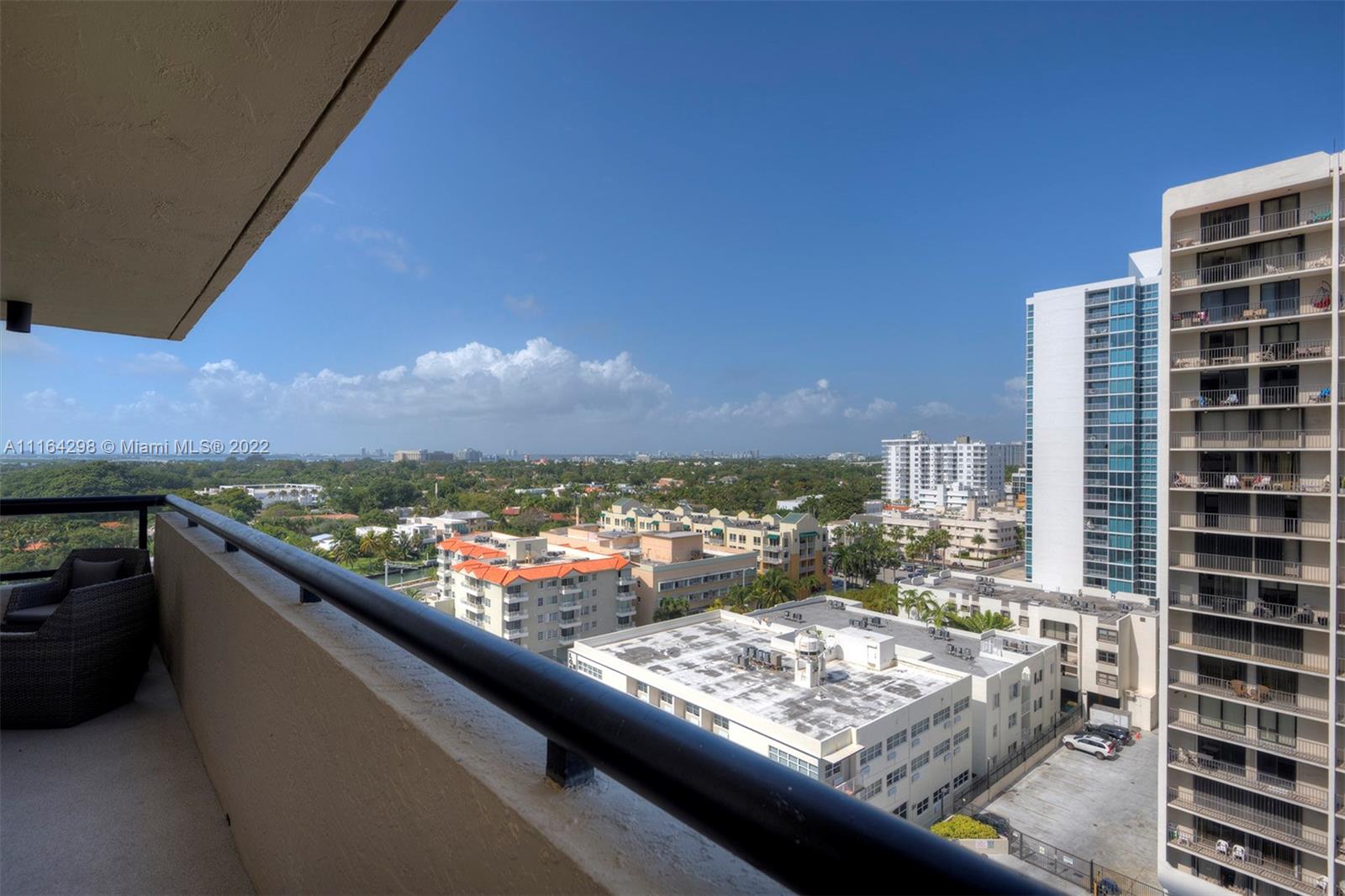 2555 Collins Ave Unit: 1400