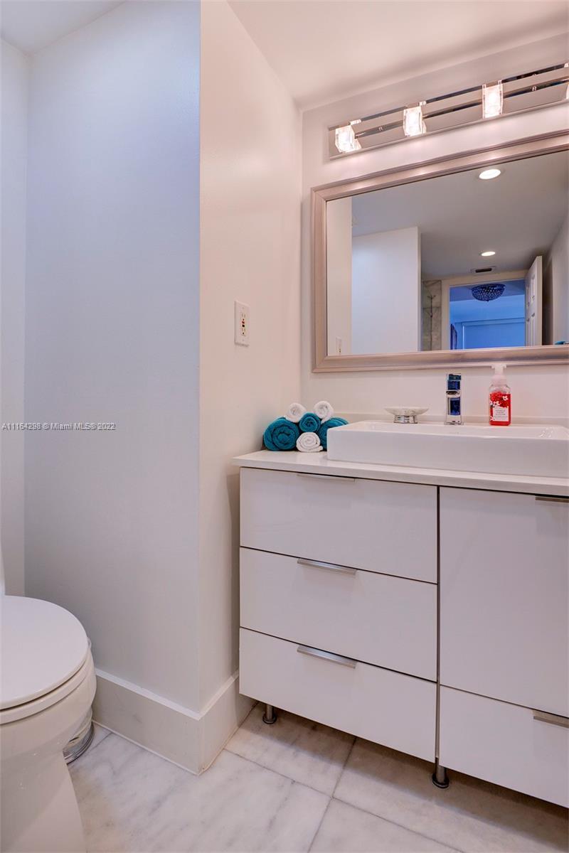 2555 Collins Ave Unit: 1400