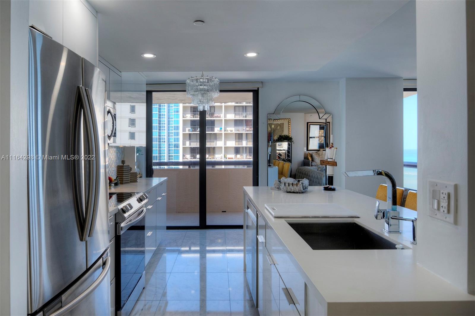 2555 Collins Ave Unit: 1400