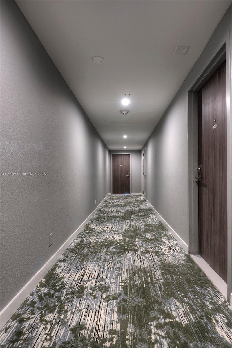 2555 Collins Ave Unit: 1400
