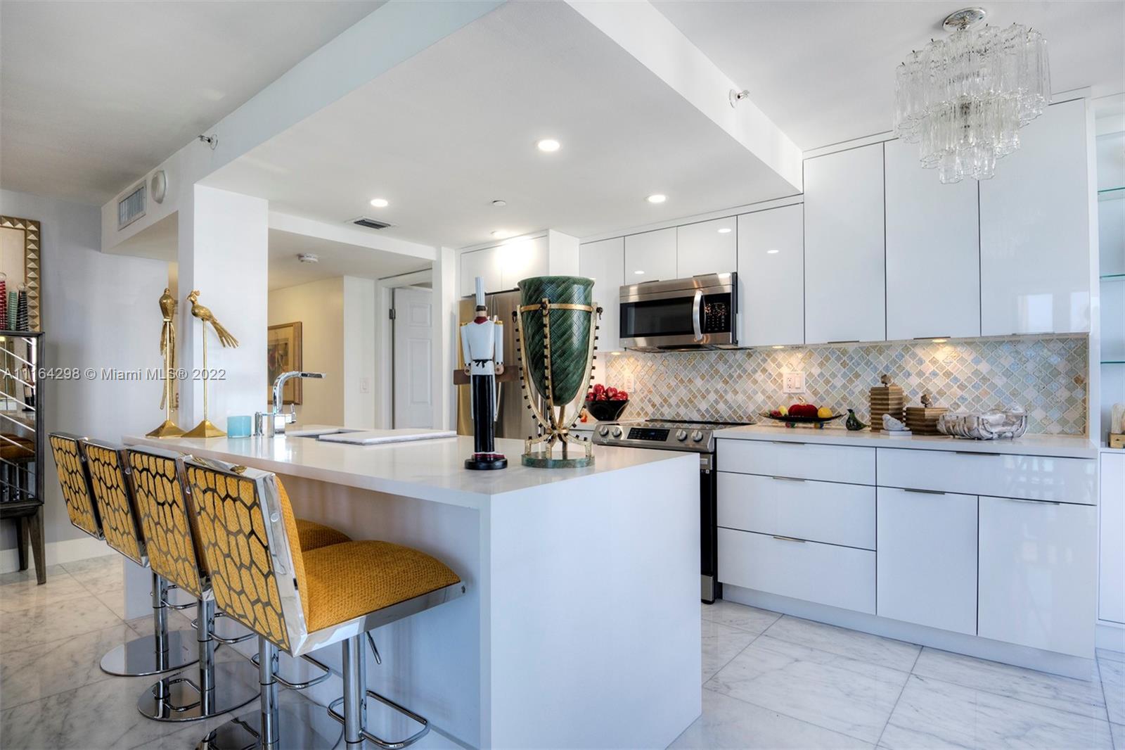 2555 Collins Ave Unit: 1400