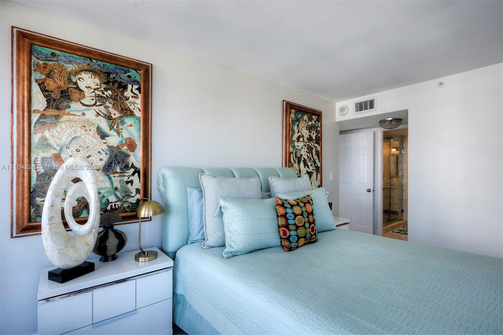 2555 Collins Ave Unit: 1400