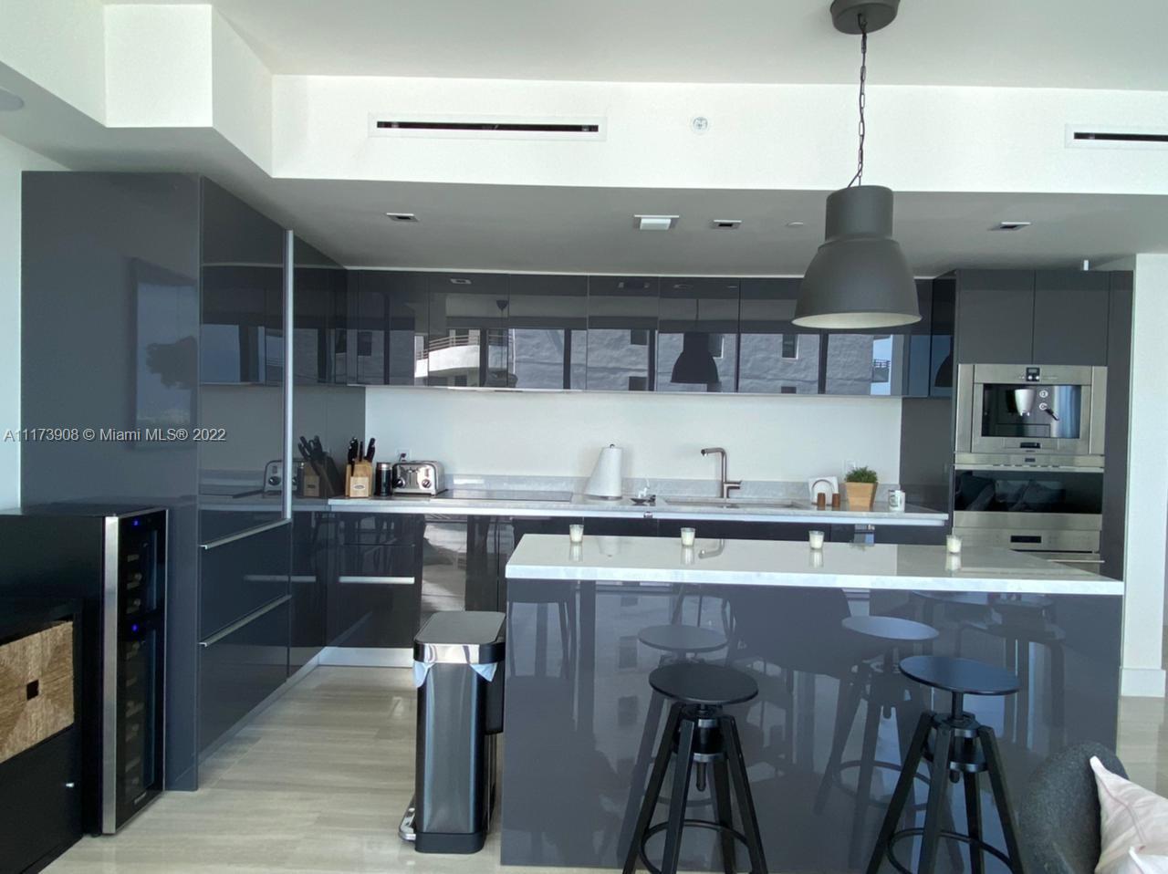 1451 Brickell Ave Unit: 1703