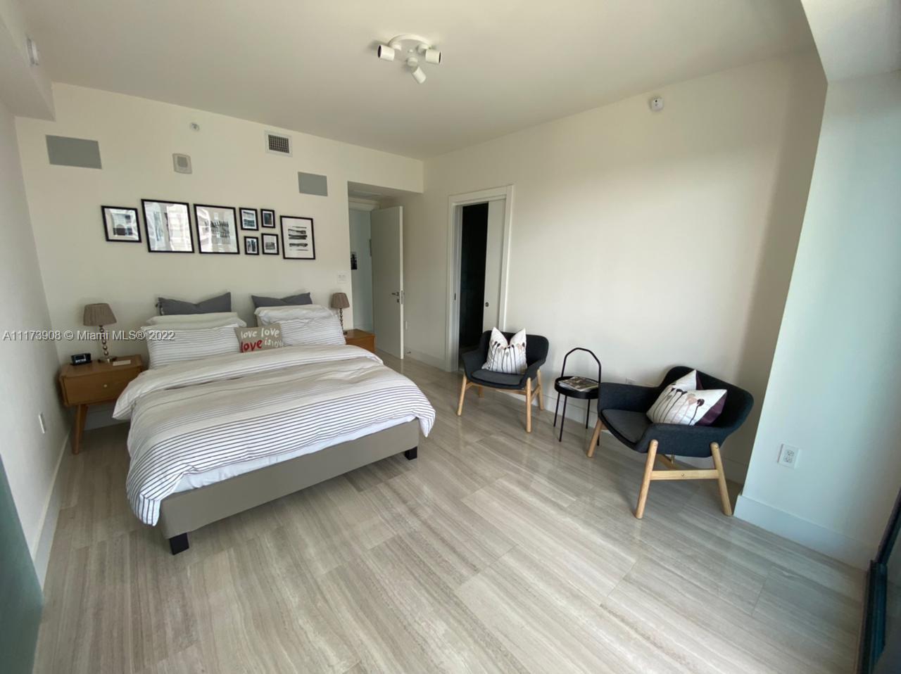 1451 Brickell Ave Unit: 1703
