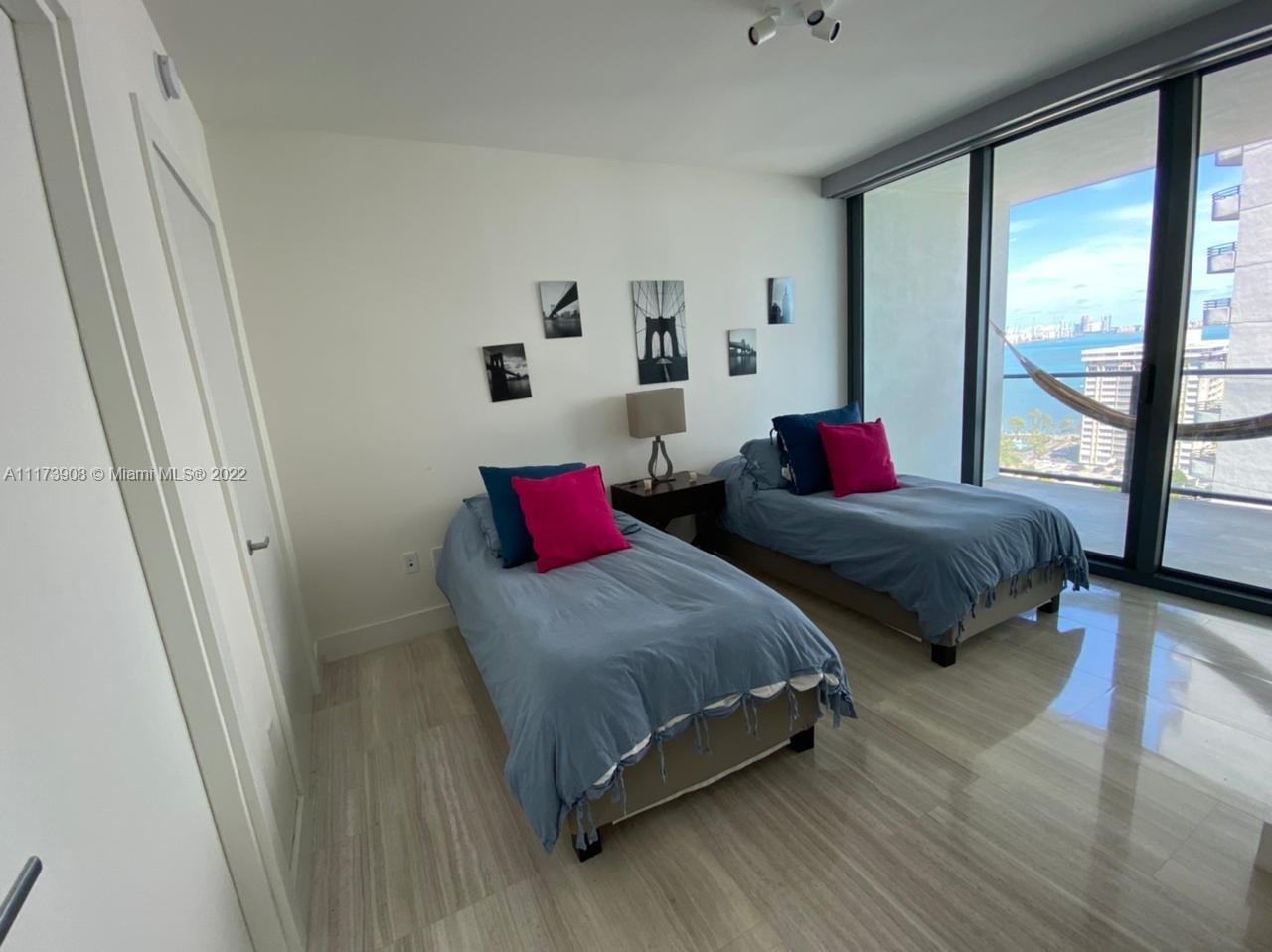 1451 Brickell Ave Unit: 1703