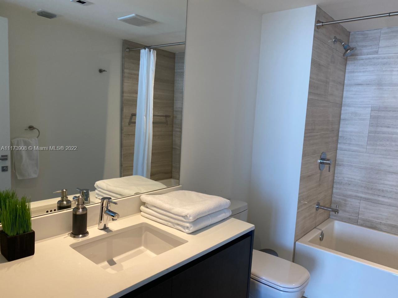 1451 Brickell Ave Unit: 1703