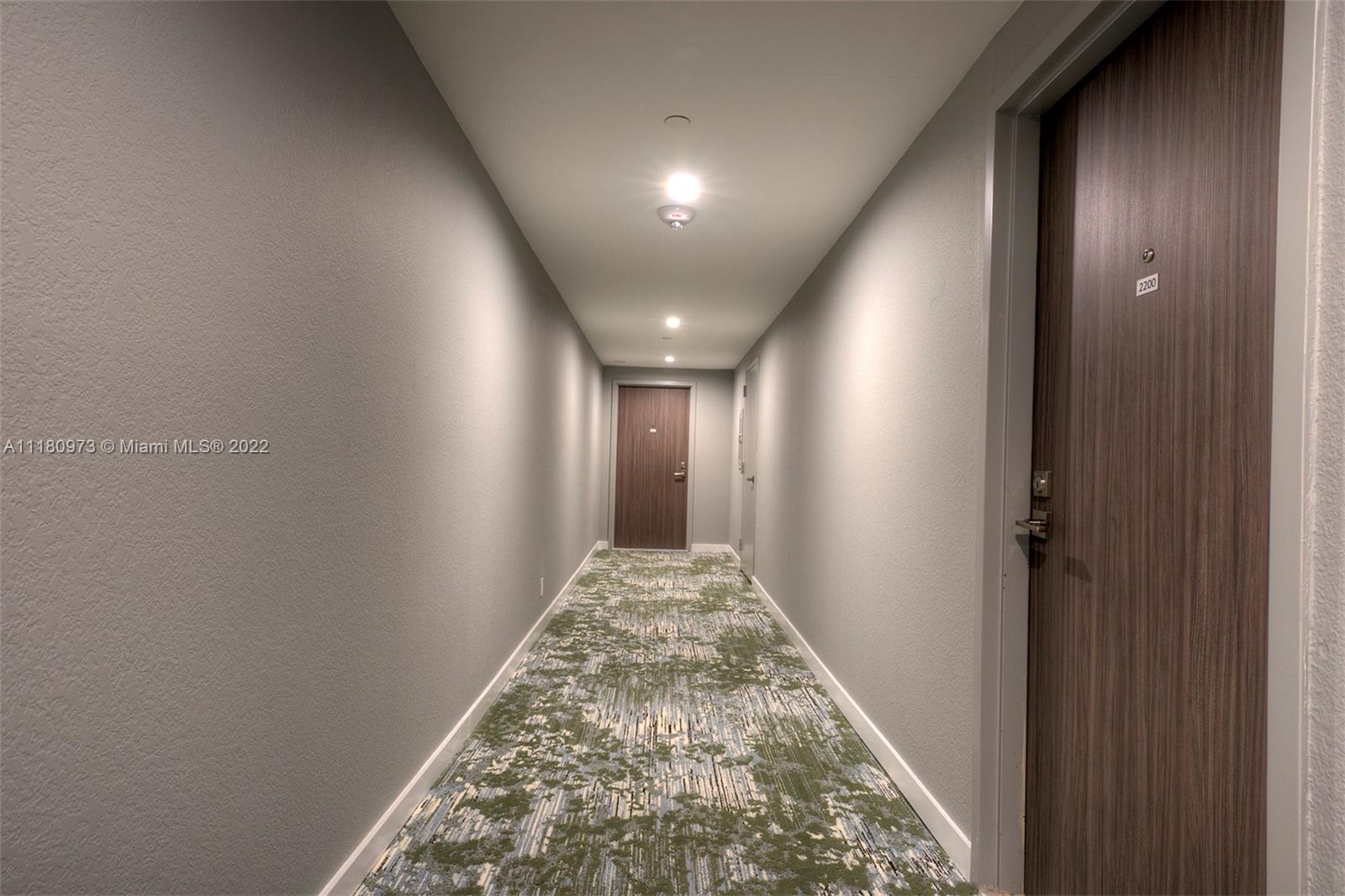 2555 Collins Ave Unit: 2200