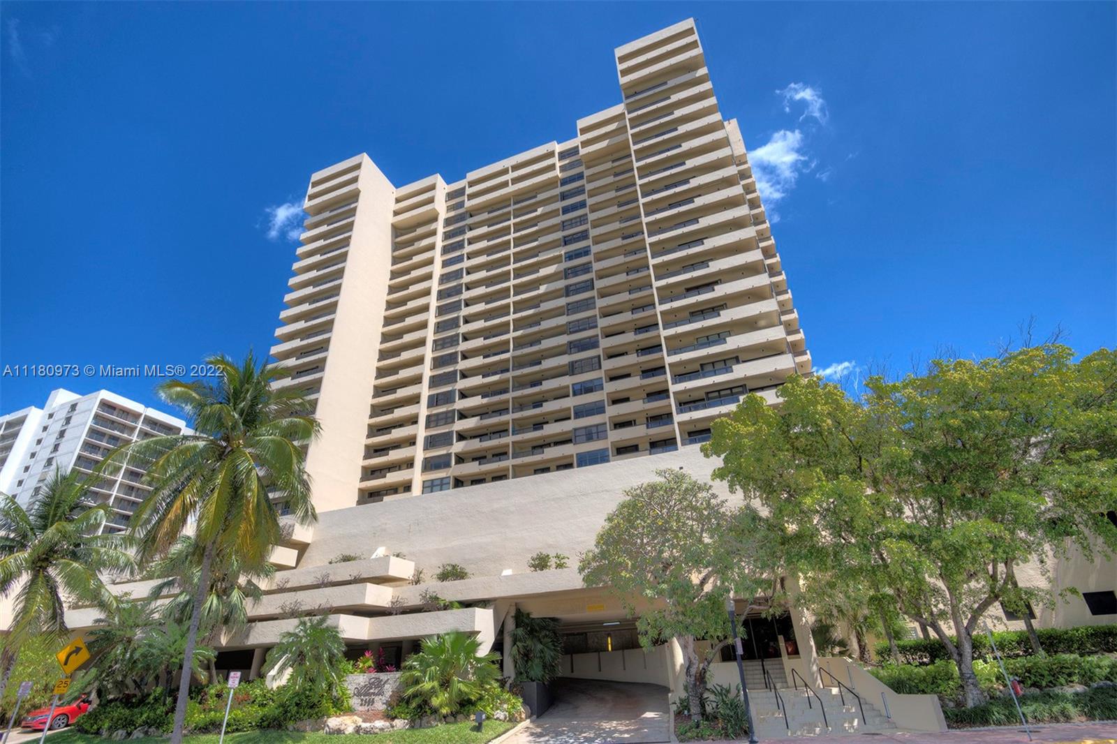 2555 Collins Ave Unit: 2200