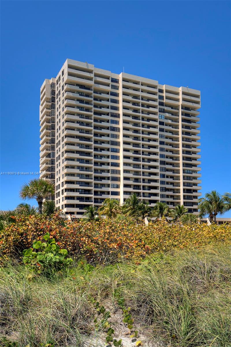 2555 Collins Ave Unit: 2200