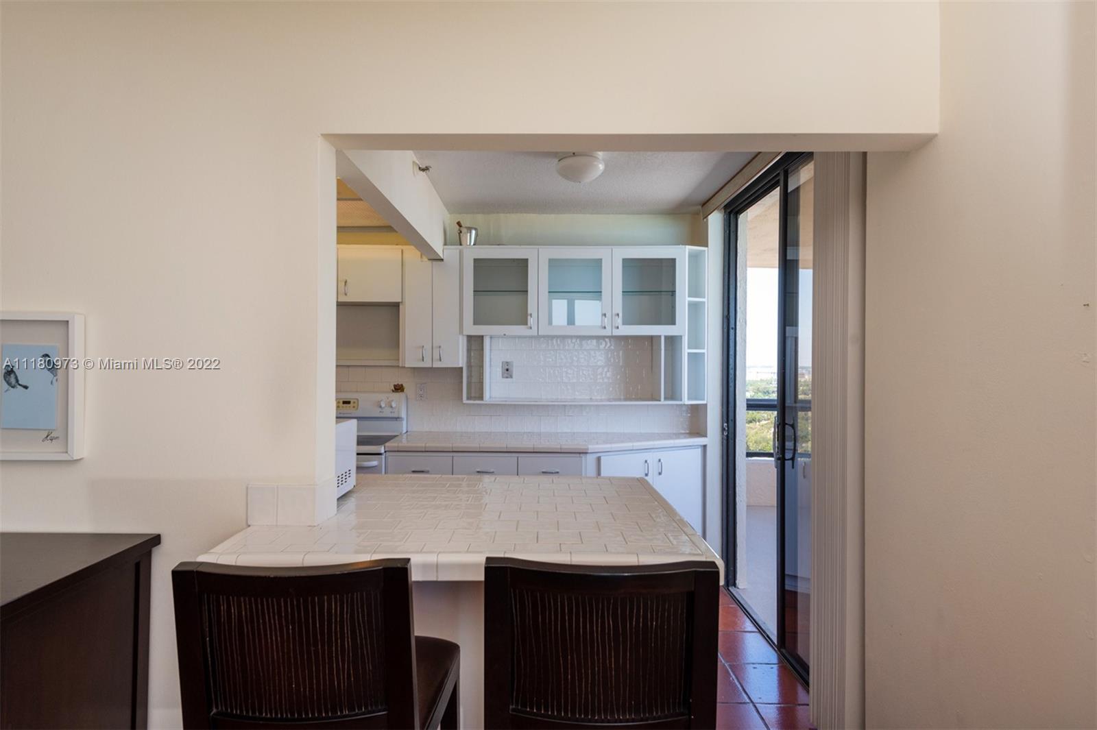 2555 Collins Ave Unit: 2200