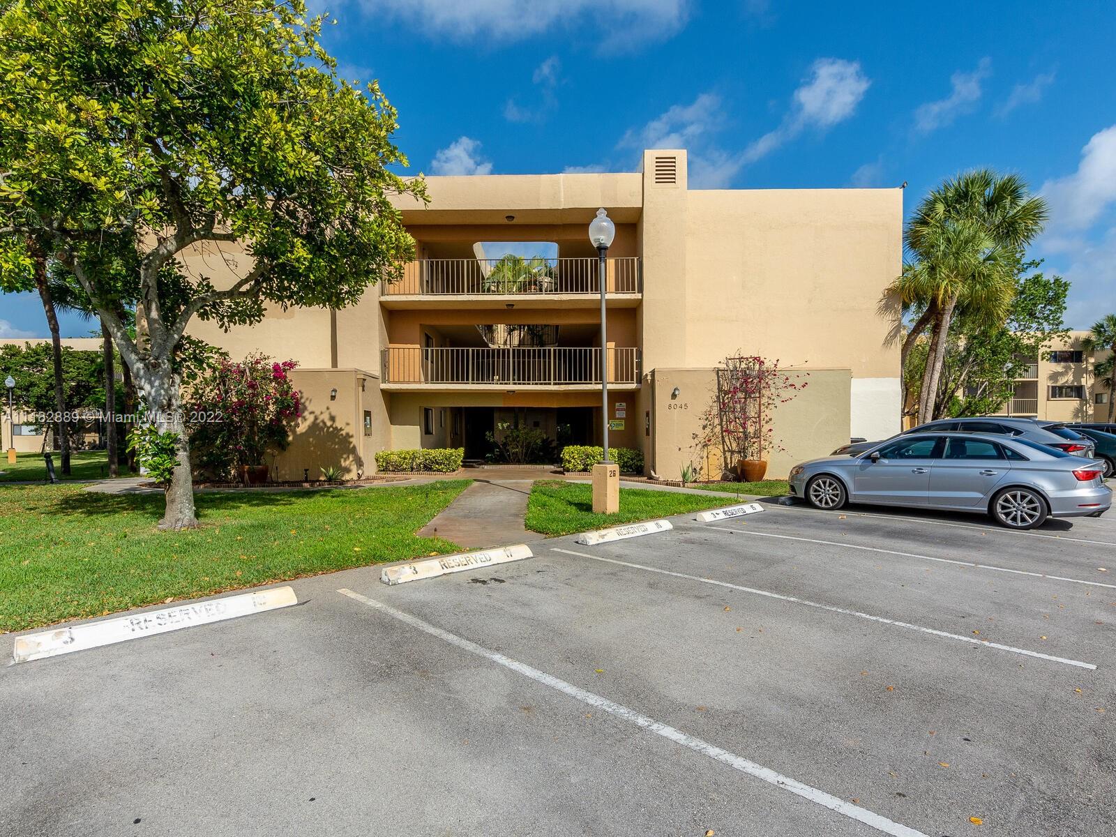 8045 SW 107th Ave Unit: 123