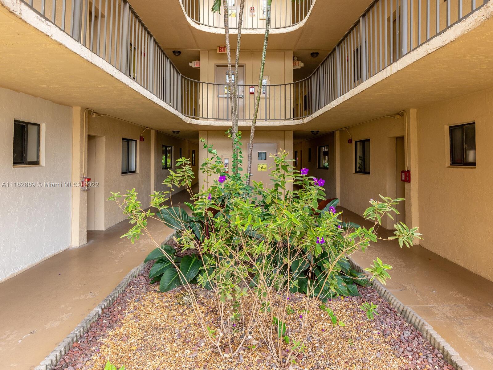 8045 SW 107th Ave Unit: 123
