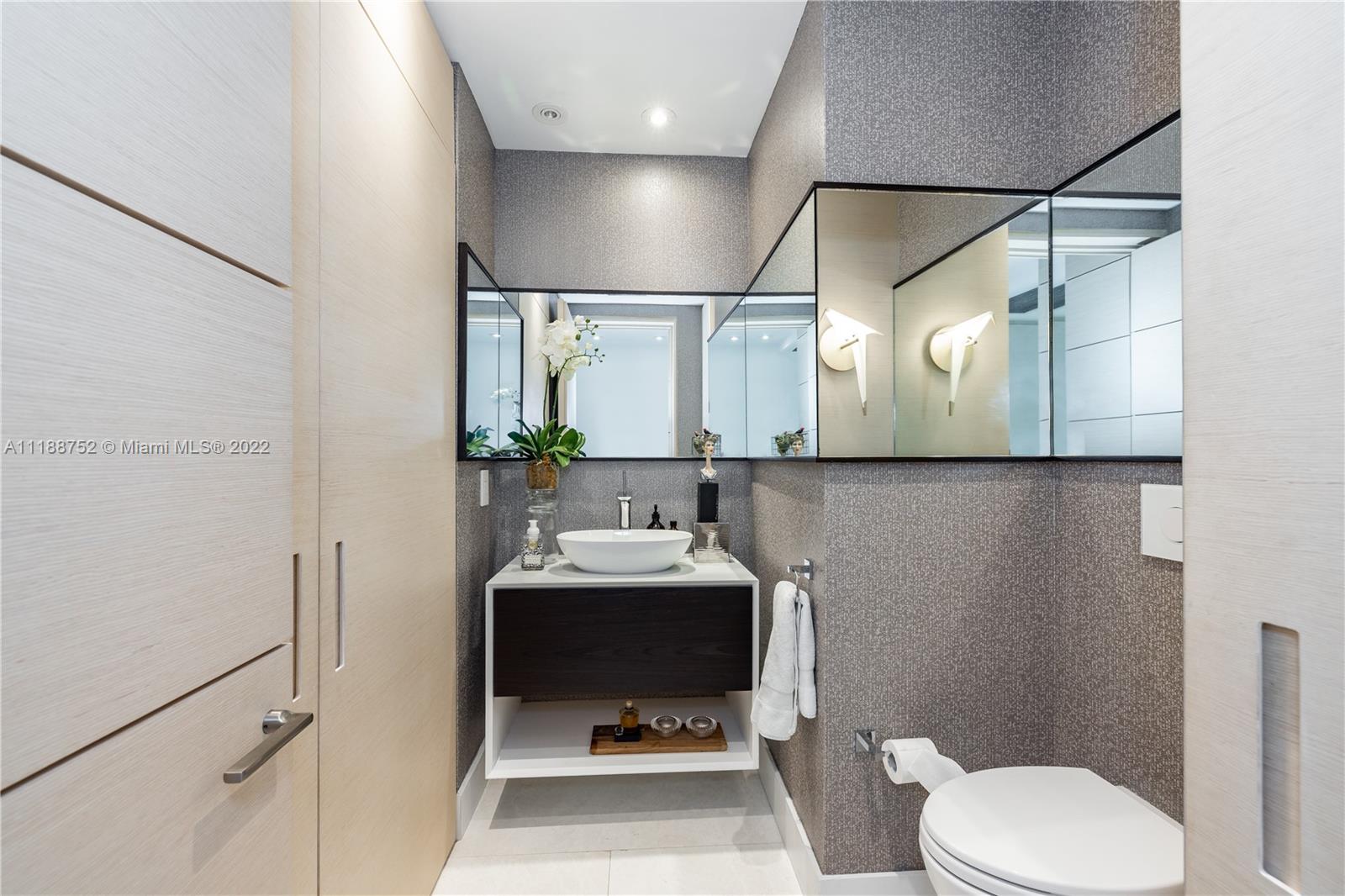 950 Brickell Bay Dr Unit: 2510