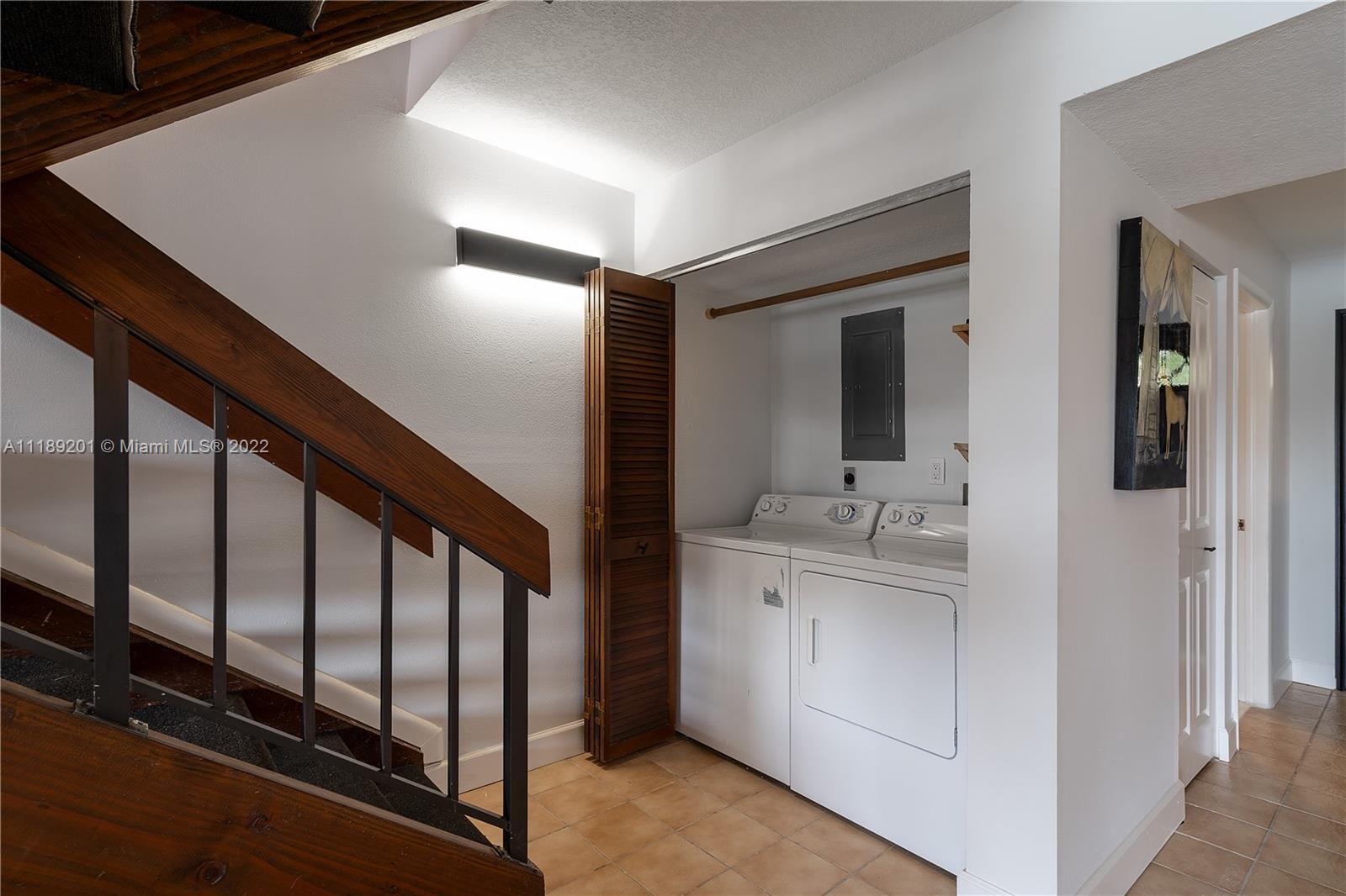 7039 SW 53rd Ln Unit: 7039