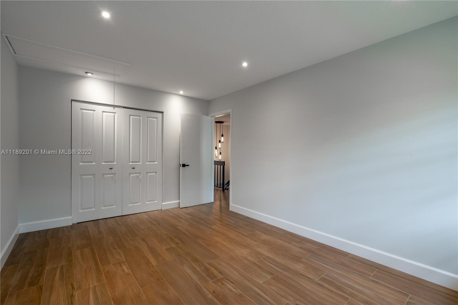 7039 SW 53rd Ln Unit: 7039
